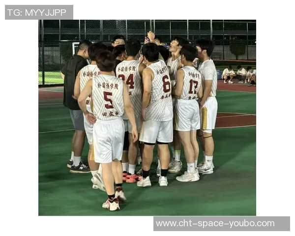 篮球鞋帅哥的魅力与篮球文化的深度融合探讨 篮球鞋帅哥的魅力与篮球文化的深度融合探讨