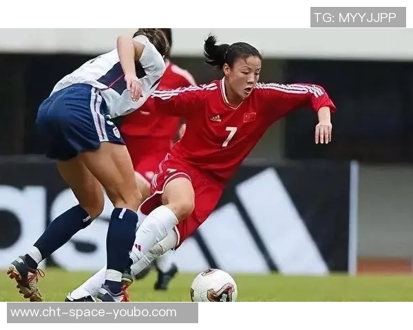 红白足球球衣的魅力与历史探秘，展现运动精神与团队文化的完美结合