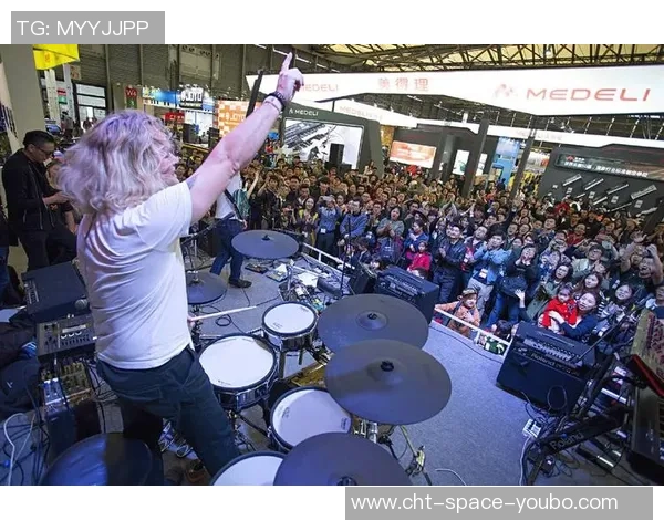 足球场上的旋律经典乐曲唤醒激情与梦想的音乐之旅 足球场上的旋律经典乐曲唤醒激情与梦想的音乐之旅