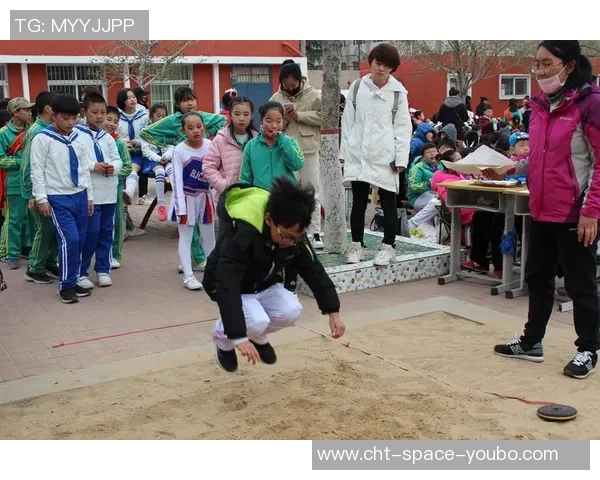 足球小子蛋糕拍照乐趣无限记录甜蜜时刻与运动激情的完美结合