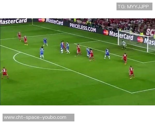 足球守门员的无畏与智慧揭示了比赛胜负的关键所在 足球守门员的无畏与智慧揭示了比赛胜负的关键所在